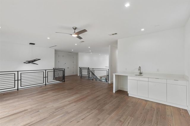 4711 Cowan Avenue, Dallas, TX 75209