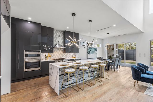 4711 Cowan Avenue, Dallas, TX 75209