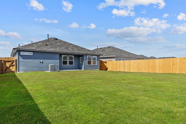 1702 Miller TER, Lockhart, TX 78644