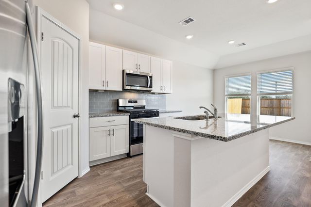 1702 Miller TER, Lockhart, TX 78644