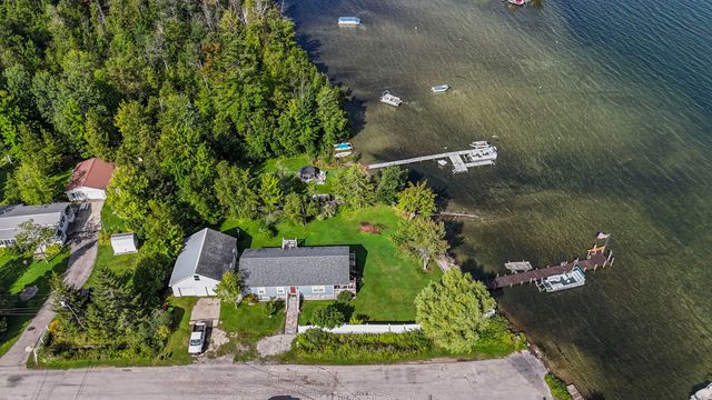 9850 S Perrins Landing Drive, Solon Twp, MI 49684