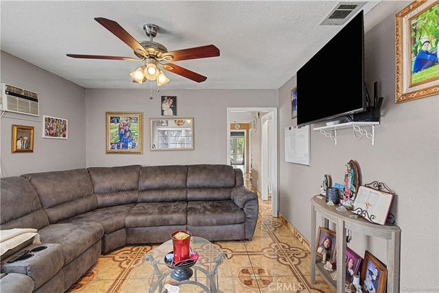 9824 Linden Avenue, Bloomington, CA 92316