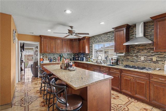 9824 Linden Avenue, Bloomington, CA 92316