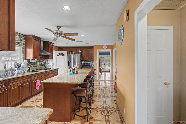 9824 Linden Avenue, Bloomington, CA 92316