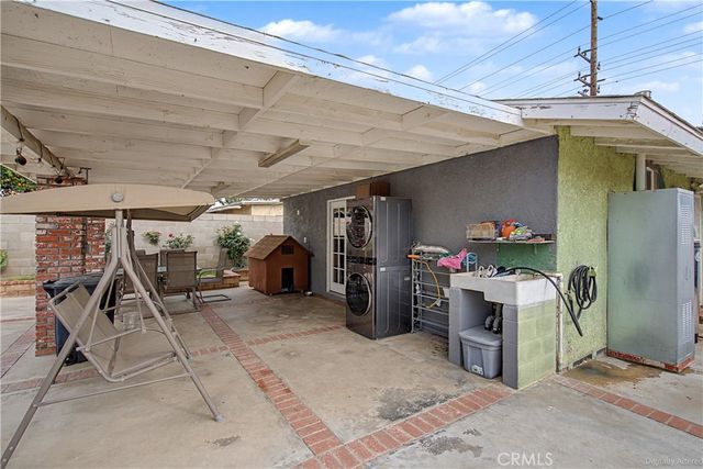 9824 Linden Avenue, Bloomington, CA 92316