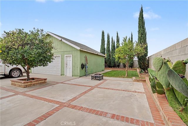 9824 Linden Avenue, Bloomington, CA 92316