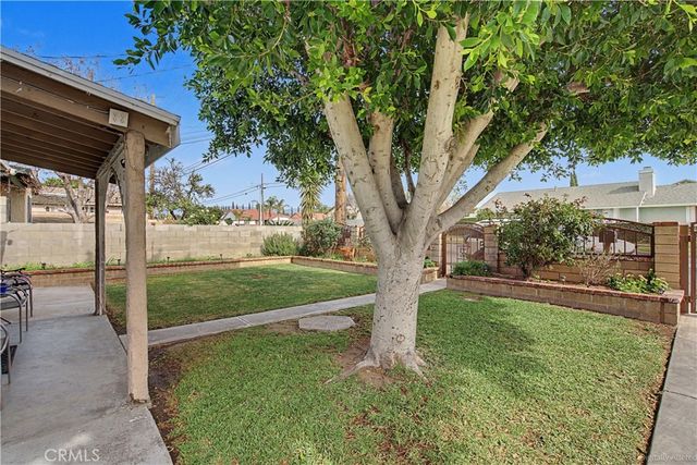 9824 Linden Avenue, Bloomington, CA 92316