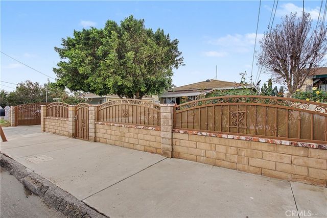 9824 Linden Avenue, Bloomington, CA 92316