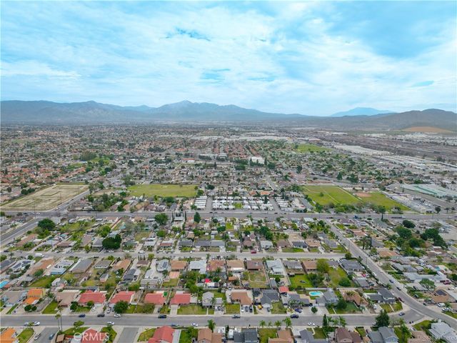 9824 Linden Avenue, Bloomington, CA 92316