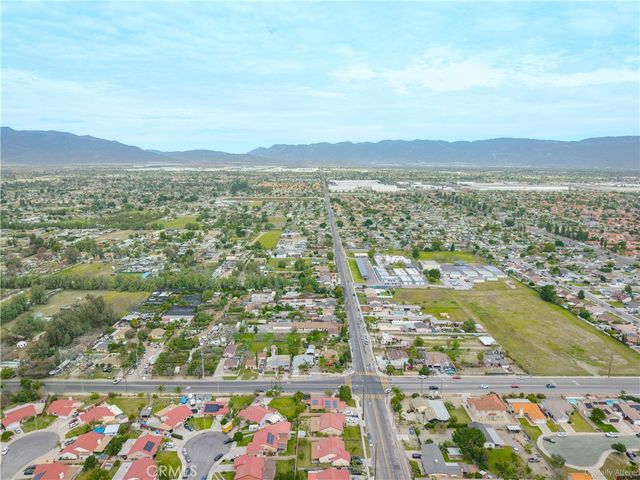 9824 Linden Avenue, Bloomington, CA 92316