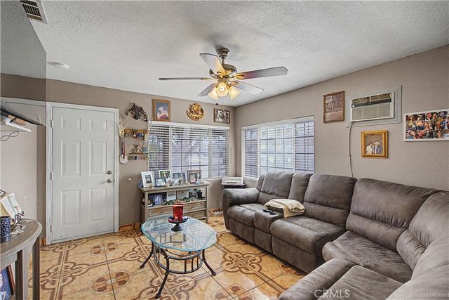 9824 Linden Avenue, Bloomington, CA 92316