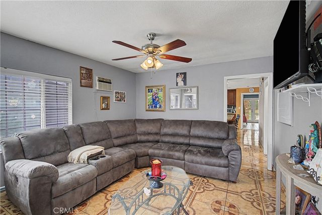 9824 Linden Avenue, Bloomington, CA 92316