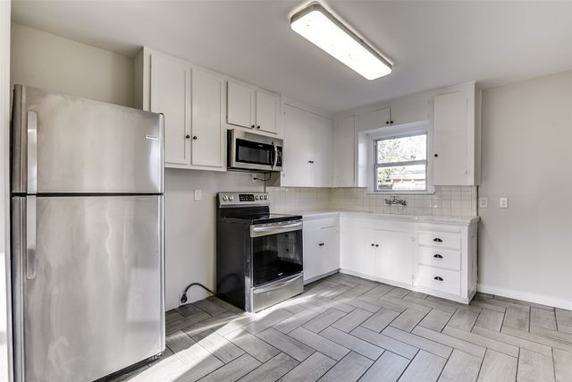 111 Barger Drive, Waxahachie, TX 75165
