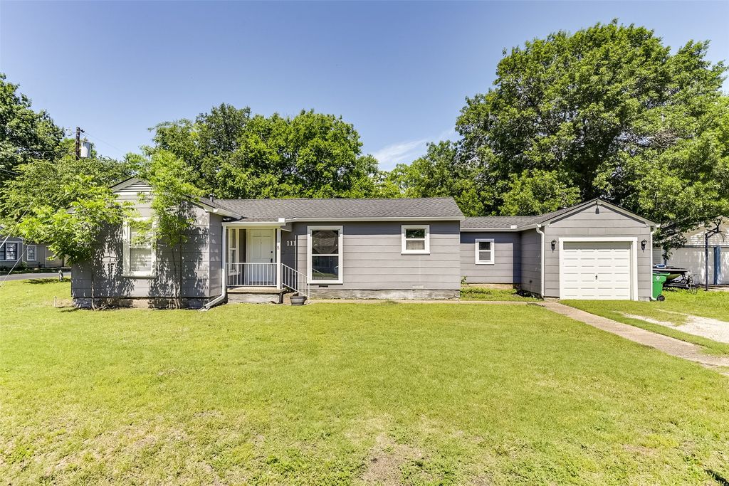 111 Barger Drive, Waxahachie, TX 75165