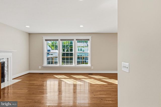 7 BUTTONWOOD CT, Newark, DE 19702