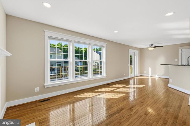 7 BUTTONWOOD CT, Newark, DE 19702