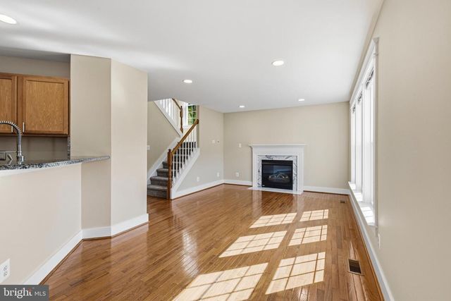 7 BUTTONWOOD CT, Newark, DE 19702