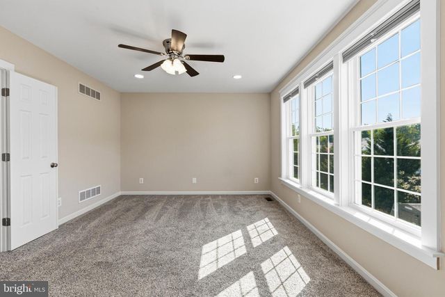 7 BUTTONWOOD CT, Newark, DE 19702