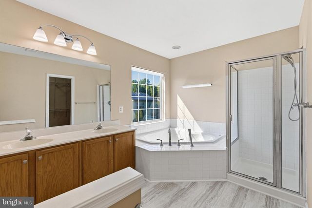 7 BUTTONWOOD CT, Newark, DE 19702