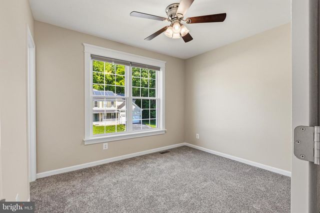 7 BUTTONWOOD CT, Newark, DE 19702
