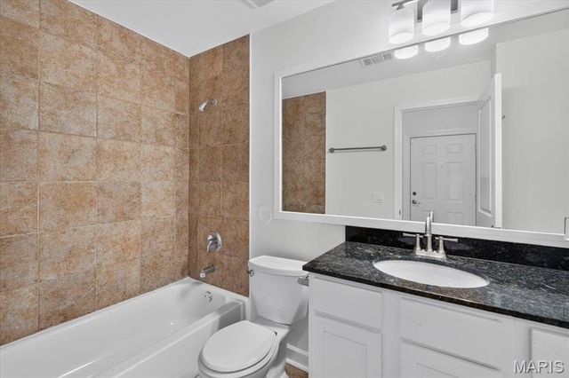5630 Pershing Avenue 15, St Louis, MO 63112