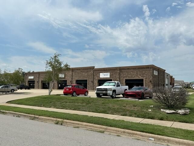 2203 2213 West Petrus Circle, Ozark, MO 65721