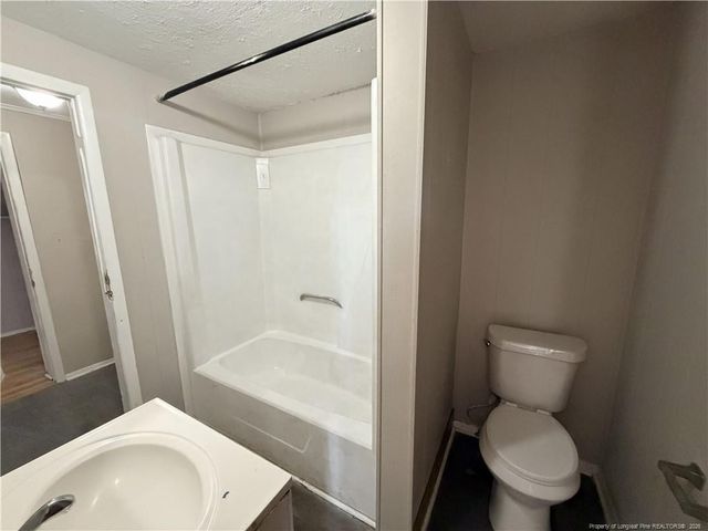 618 Dashland Drive, Fayetteville, NC 28303