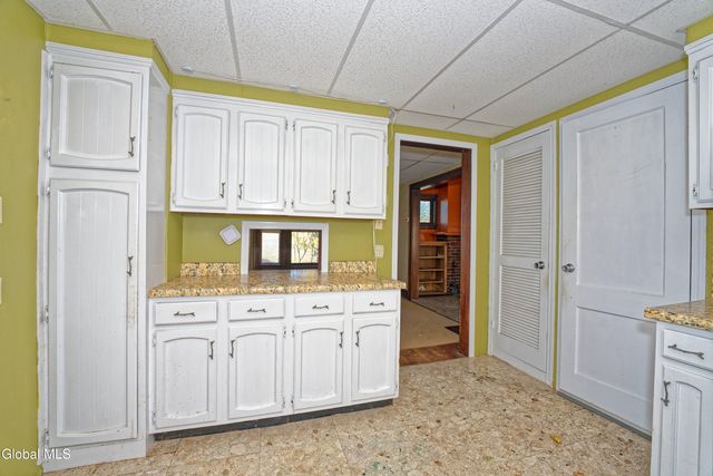 18 1st Avenue, Mayfield, NY 12117