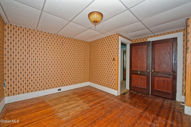 18 1st Avenue, Mayfield, NY 12117