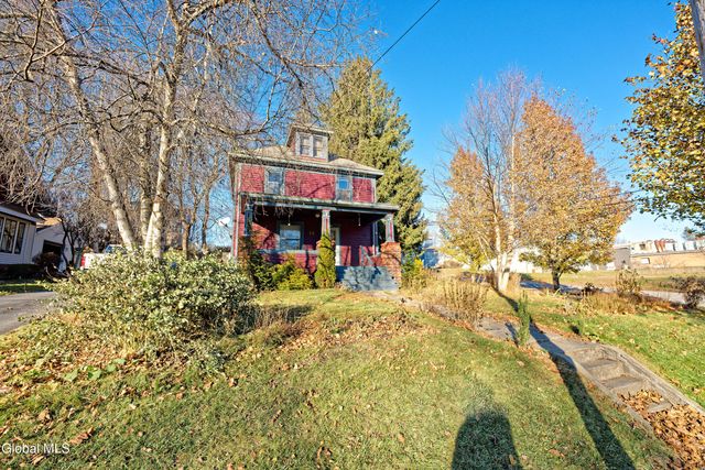 18 1st Avenue, Mayfield, NY 12117