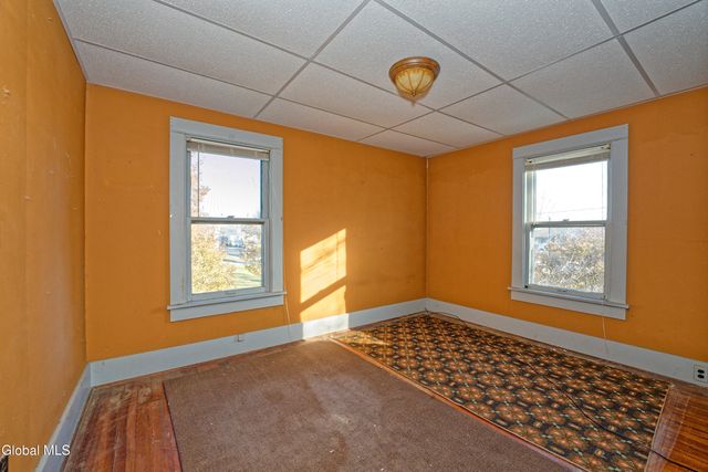 18 1st Avenue, Mayfield, NY 12117