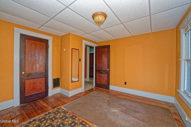 18 1st Avenue, Mayfield, NY 12117