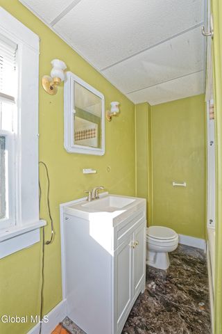 18 1st Avenue, Mayfield, NY 12117