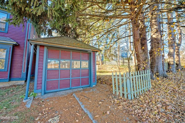 18 1st Avenue, Mayfield, NY 12117