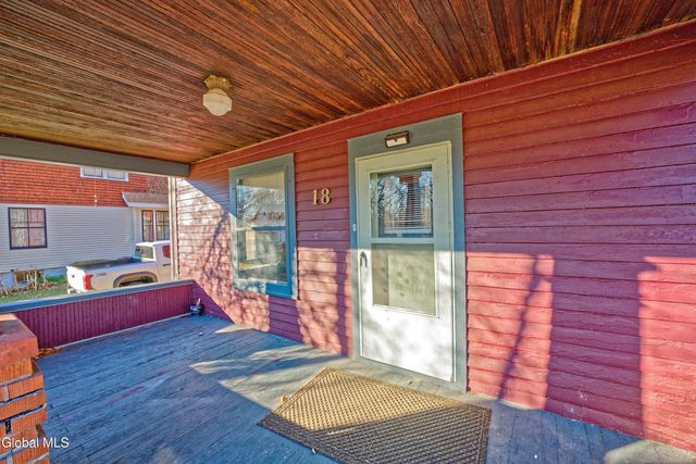 18 1st Avenue, Mayfield, NY 12117