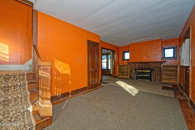 18 1st Avenue, Mayfield, NY 12117