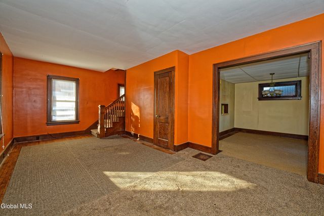 18 1st Avenue, Mayfield, NY 12117