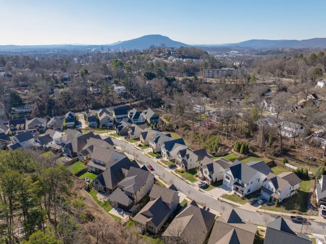 1364 Carrington Way, Chattanooga, TN 37405