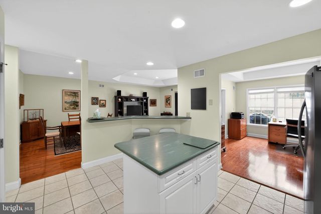 4 EMPRESS CT, Princeton, NJ 08540