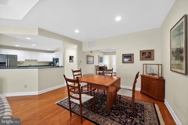 4 EMPRESS CT, Princeton, NJ 08540