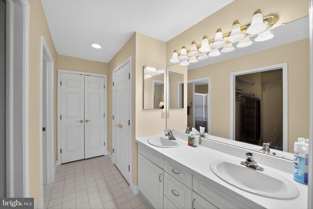 4 EMPRESS CT, Princeton, NJ 08540