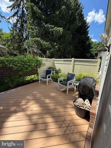 4 EMPRESS CT, Princeton, NJ 08540