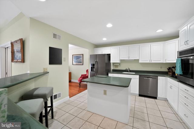 4 EMPRESS CT, Princeton, NJ 08540