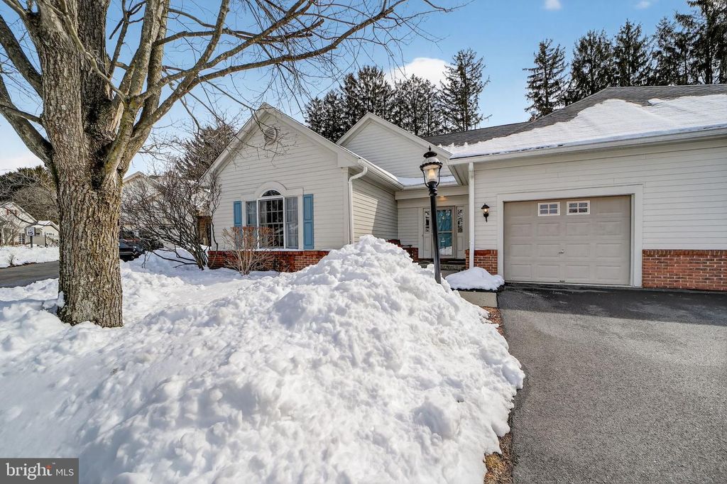 4 EMPRESS CT, Princeton, NJ 08540