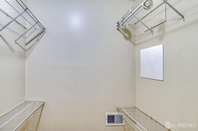 252 Kempsey Drive, North Brunswick, NJ 08902