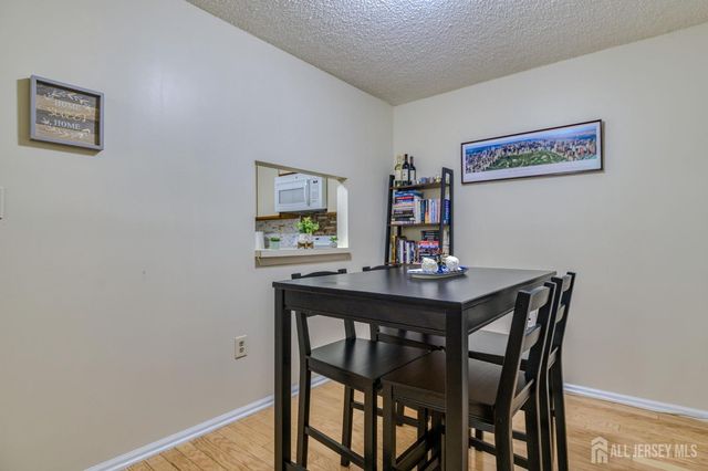 252 Kempsey Drive, North Brunswick, NJ 08902