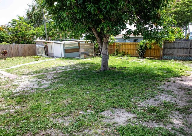 465 Waseca DR Drive, Lake Worth, FL 33462