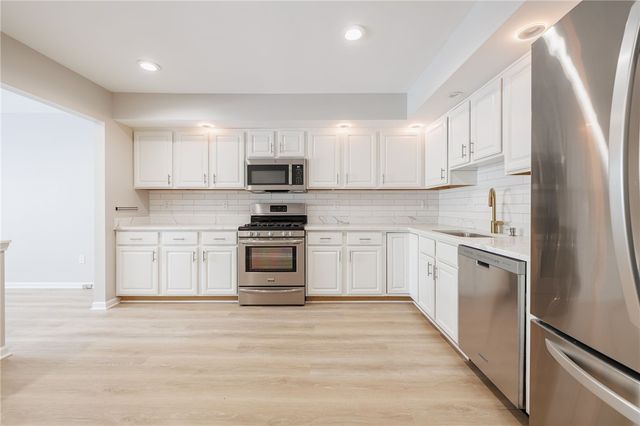 1103 Hillsboro Cove Circle, Webster, NY 14580