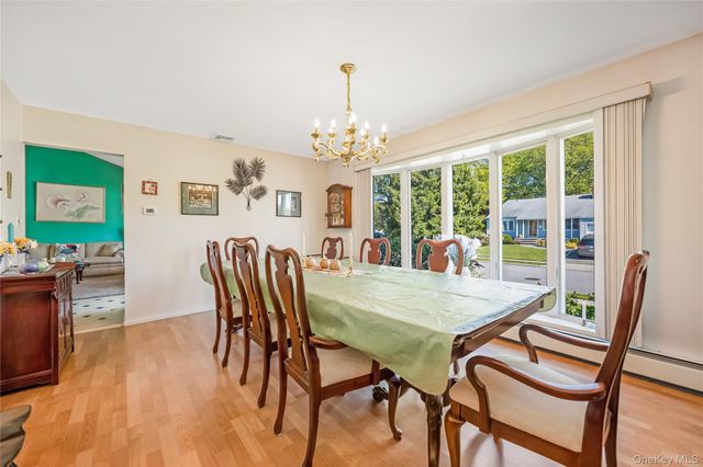 18 Tacoma Lane, Syosset, NY 11791