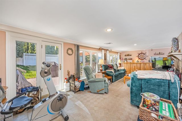 18 Tacoma Lane, Syosset, NY 11791